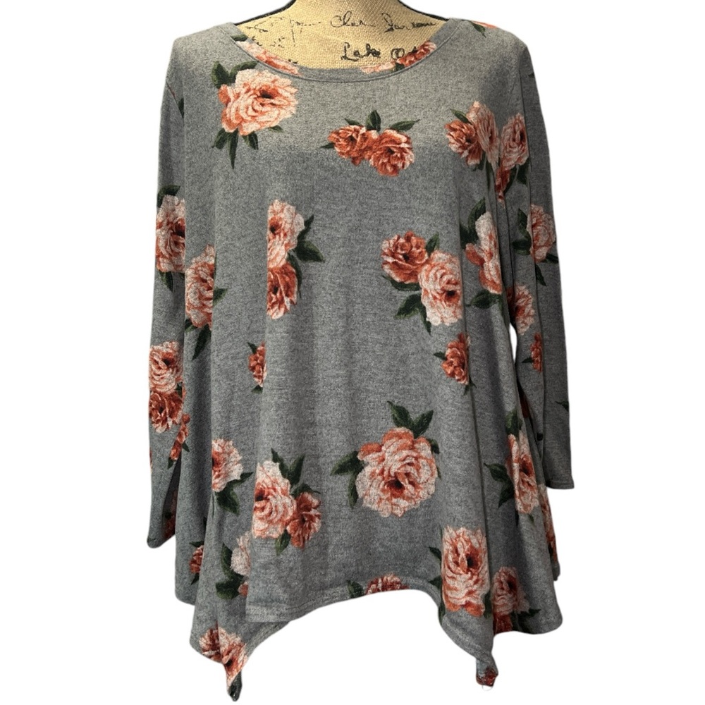 Green Envelope EC beautiful floral print on gray sweater. Size 2X